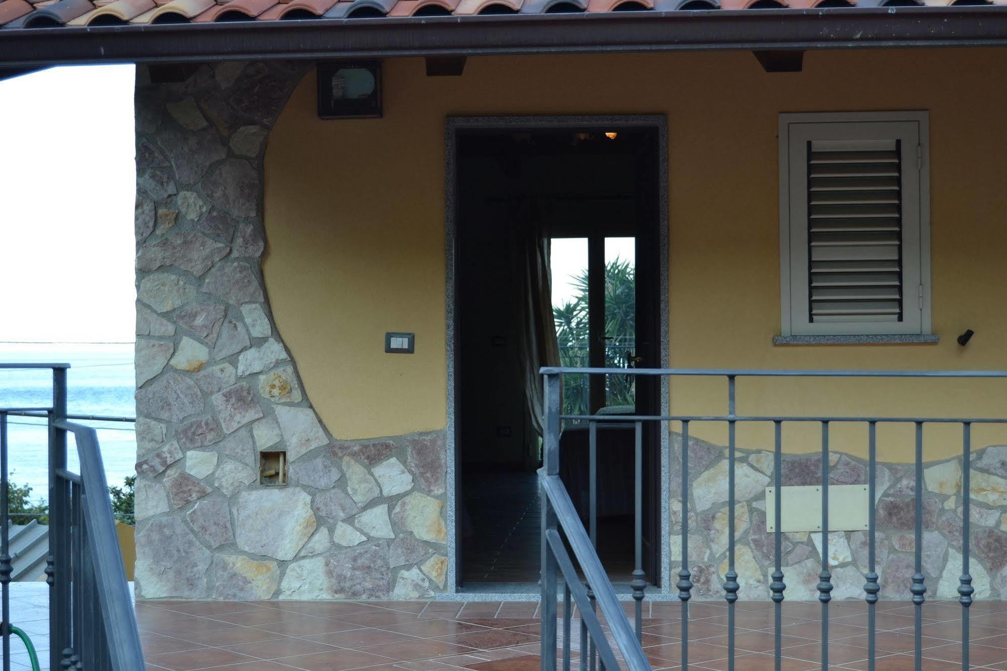 B&B Villa Chianalea Scilla Bagian luar foto